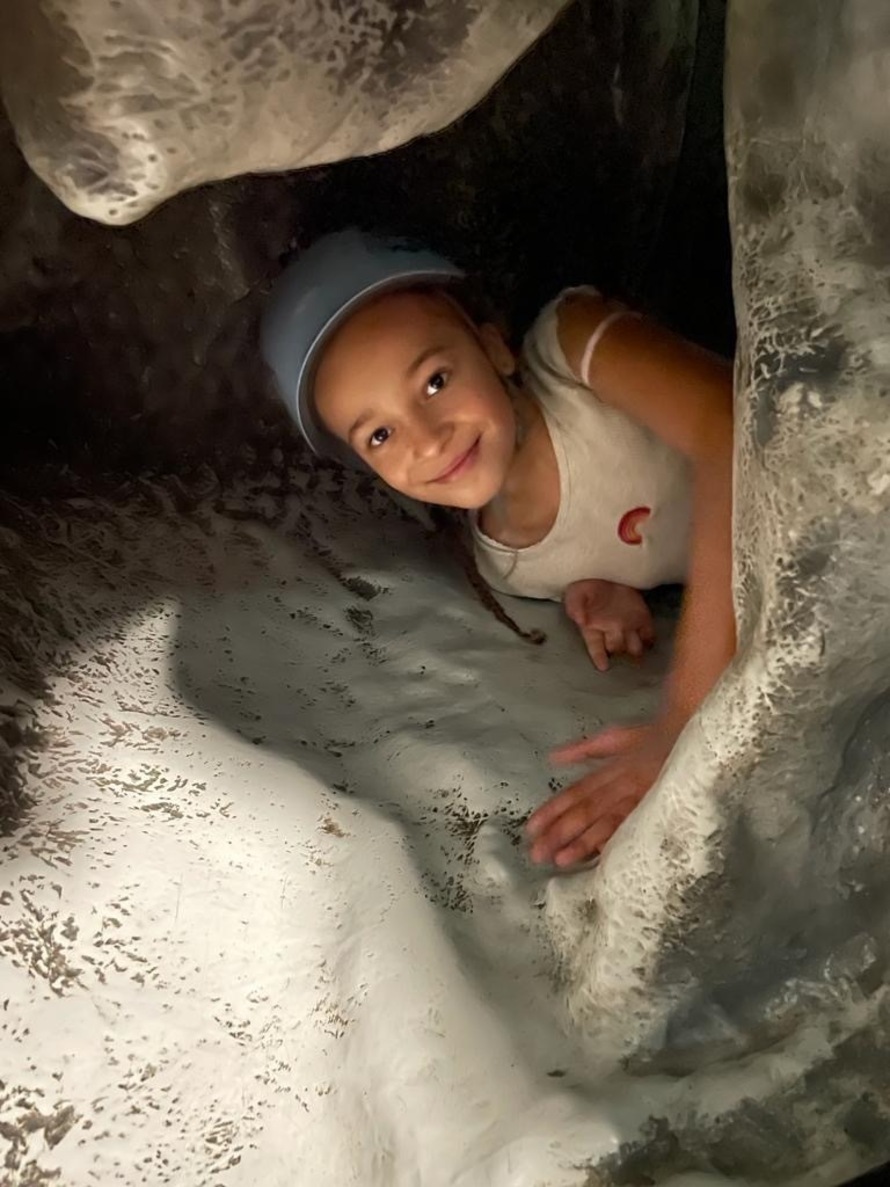 Westwood Primary School in Leeds Profile (2023)