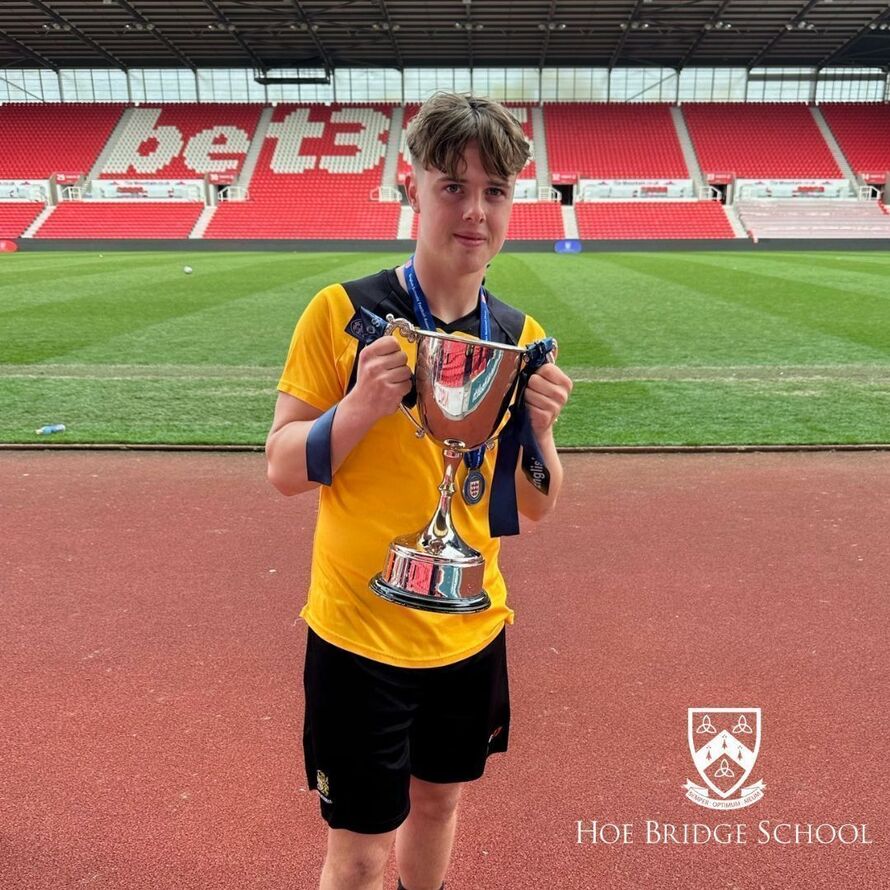 Hoe Bridge School Gallery Photos of Campus Life, Activities, Classrooms