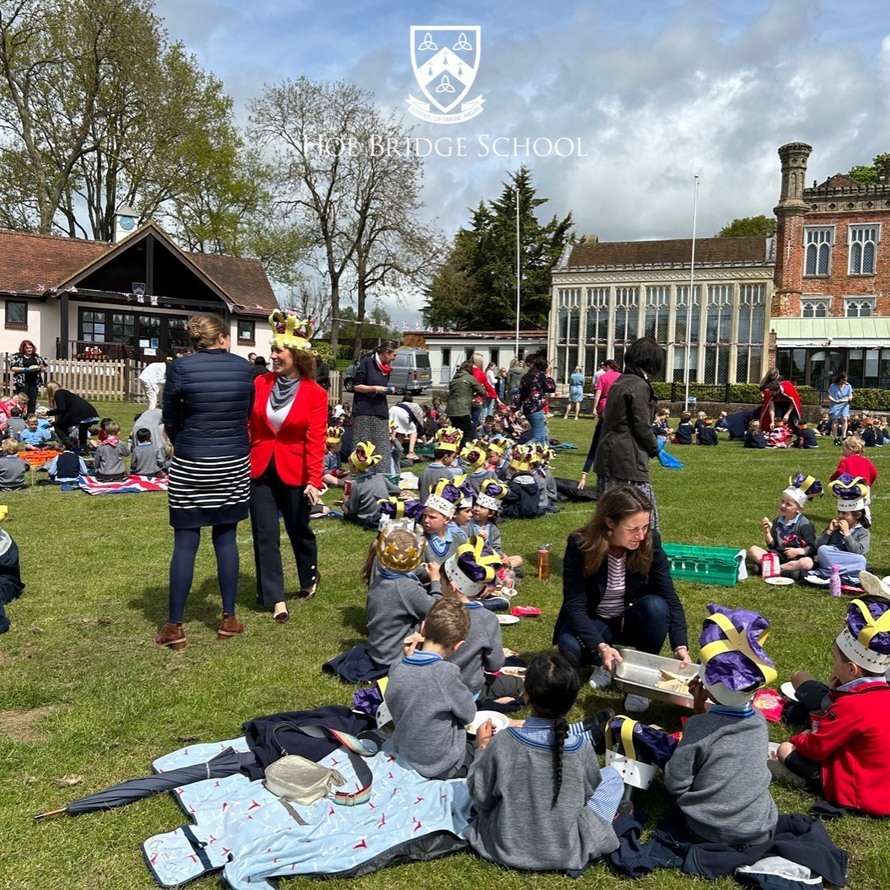 Hoe Bridge School Gallery Photos of Campus Life, Activities, Classrooms