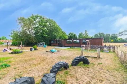 Bojangles Nursery (West Midlands) Ltd