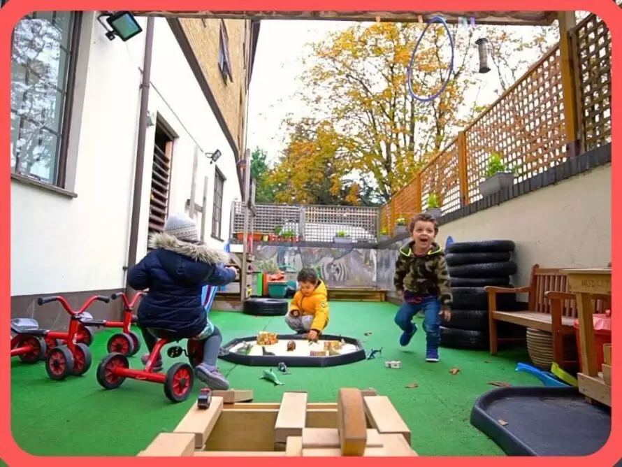 Snowflakes Day Nursery & Montessori